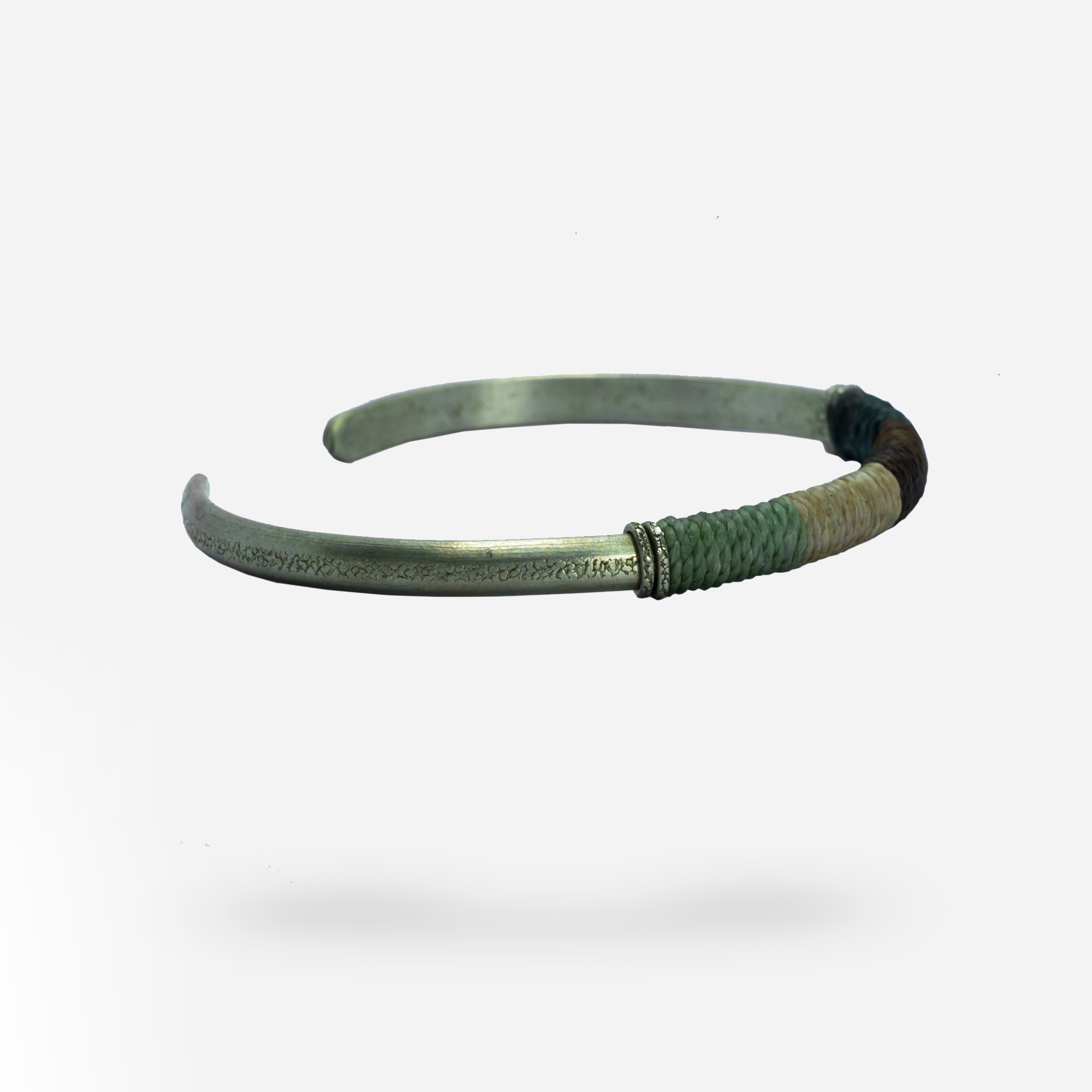 02-Unique-Metal-Bracelet-02
